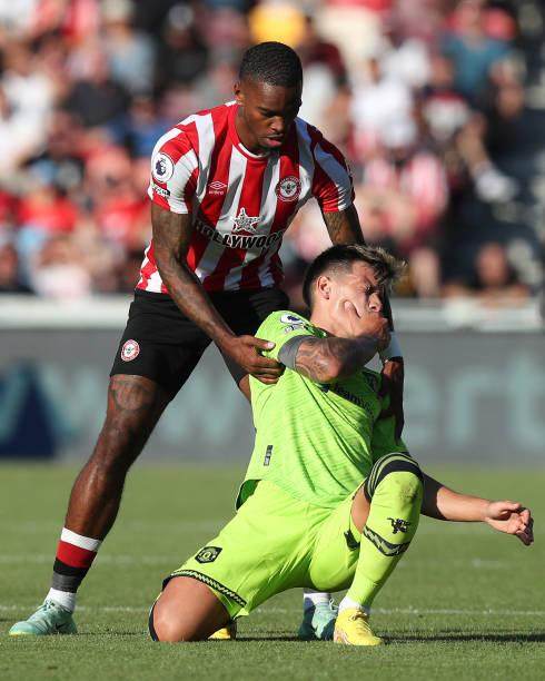 内维尔：他们就像9岁儿童队，美国吸血老板荼毒曼联