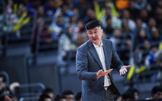 广东宏远9分完胜!杜锋拒绝爆冷,萨林杰14分15篮板,张皓嘉10分